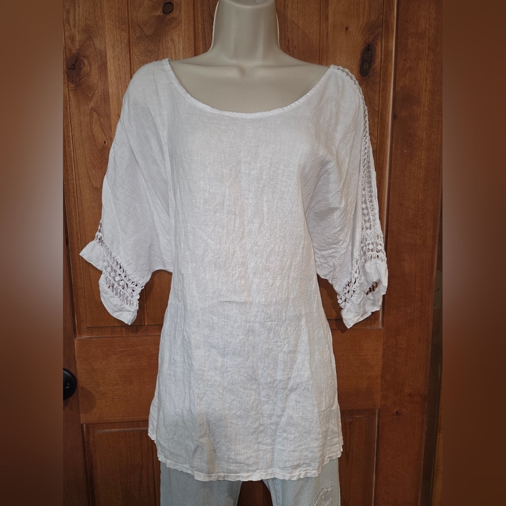 Elegant White Women's Blouse with Lace Detail